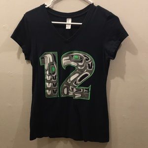 🎉moving SALE🎉Seahawks 12th man tribal T-shirt